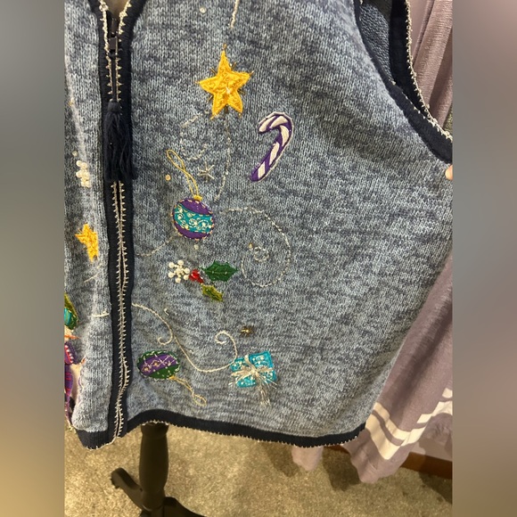 Vintage White Stag Holiday Vest - Picture 4 of 7